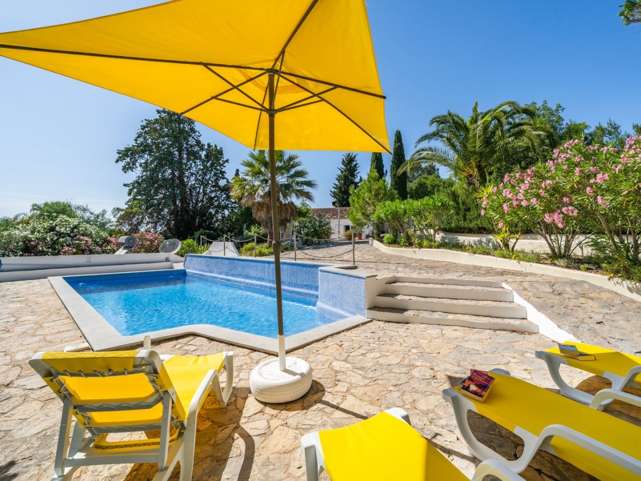 Villa Quintinha "Pool and Garden"